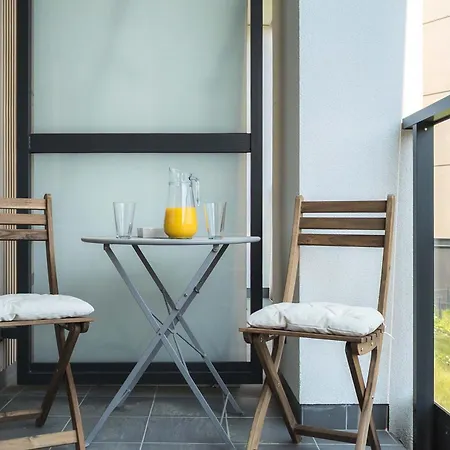 Stylish With A Balcony And Parking By Renters Gdańsk