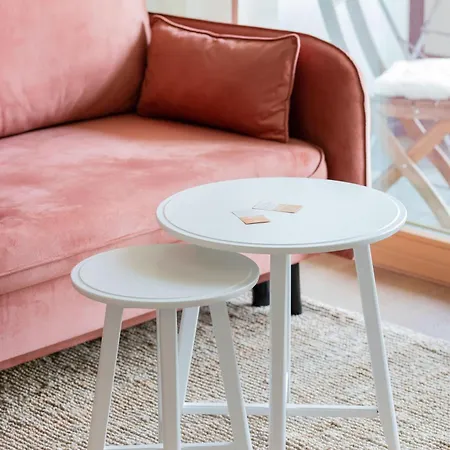 Stylish With A Balcony And Parking By Renters *