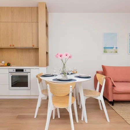 Daire Stylish With A Balcony And Parking By Renters Gdansk